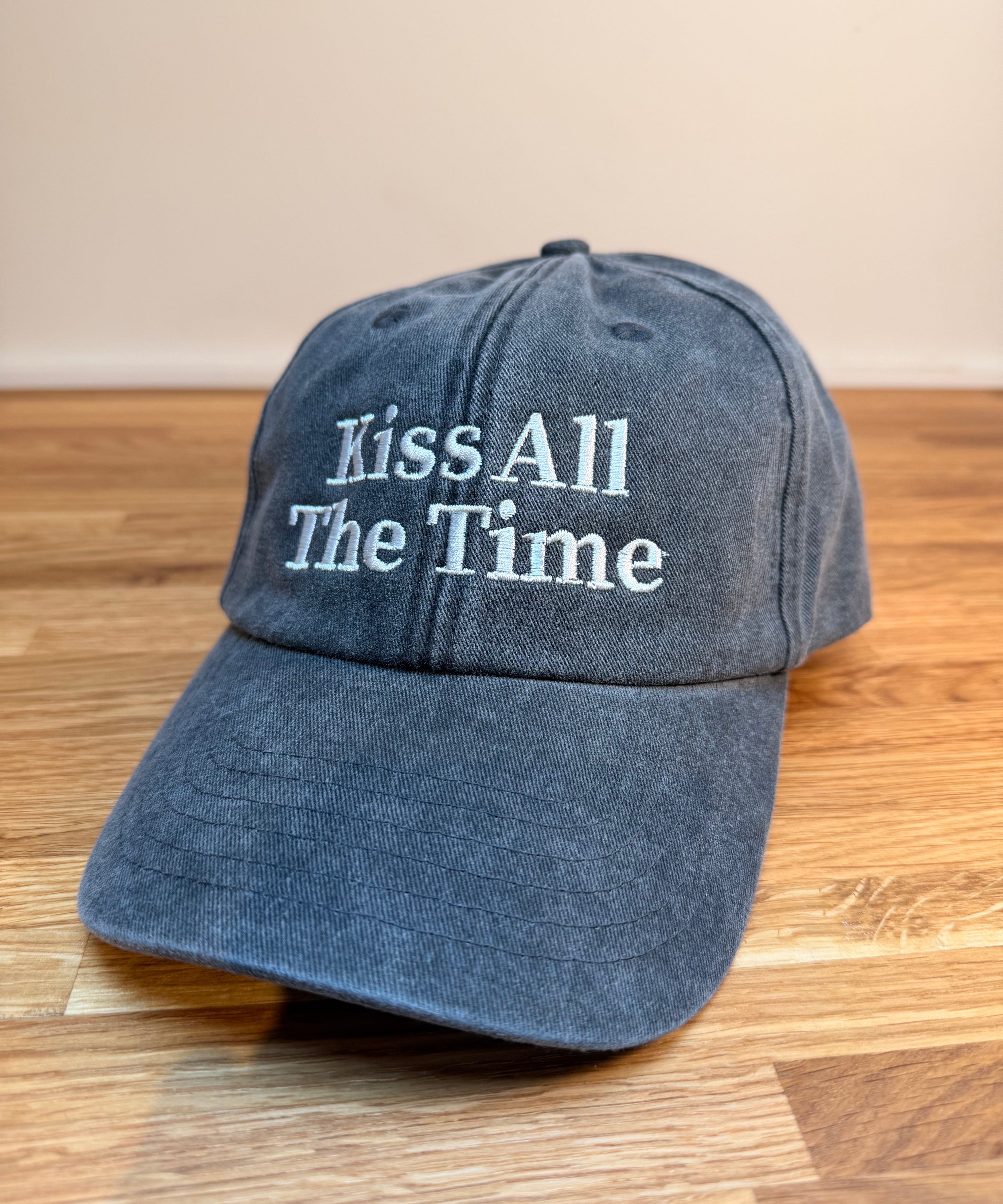 Kiss cap