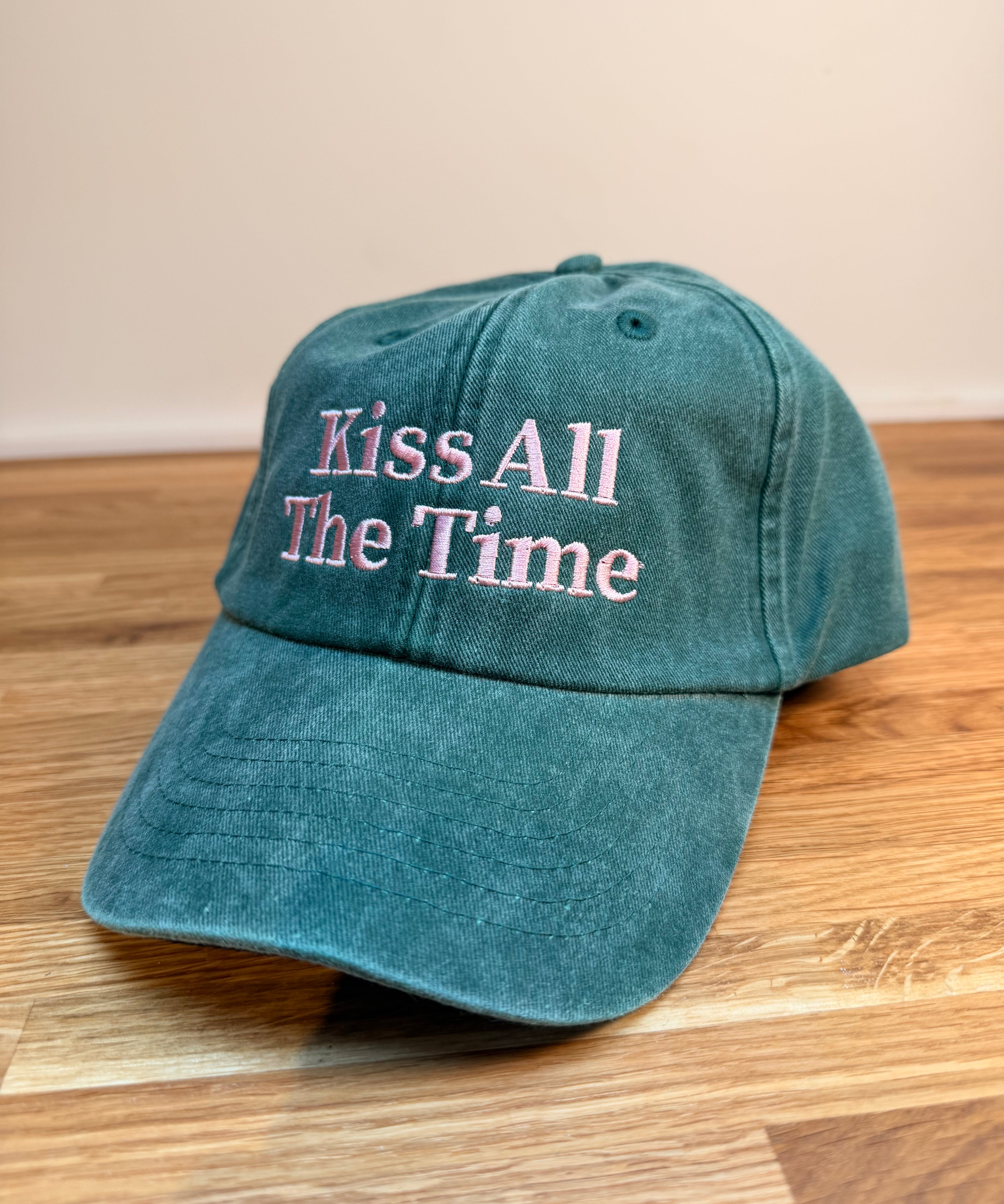 Kiss cap
